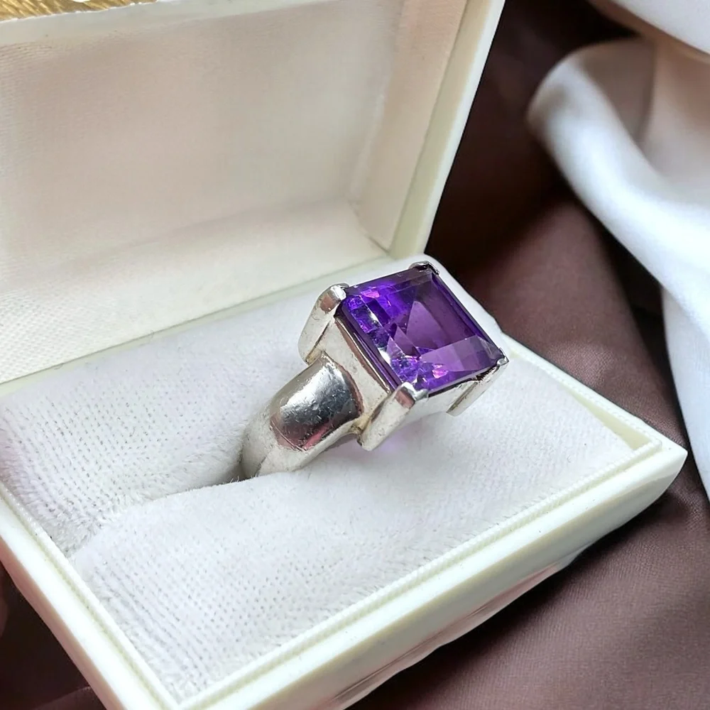 🌺Large Sterling & Purpled Stone Ring - Picture 2 of 9